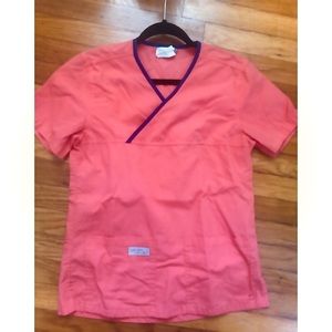 Urbane coral scrub top, xs